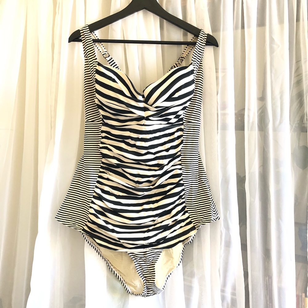Torrid Pin-Up Swimsuit with Skirt and Underwire